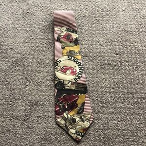 Guess tie